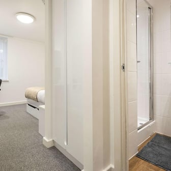 Standard En-suite - Image 2