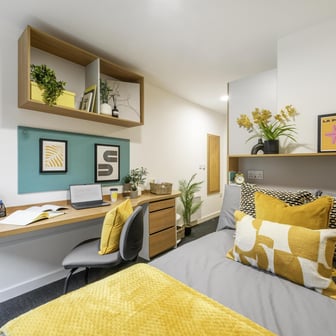 Gold Ensuite - Image 1