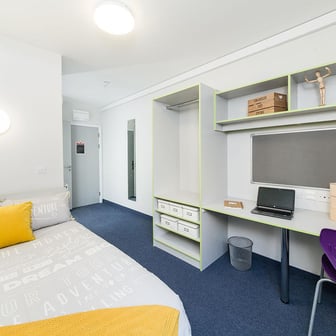 Bronze En-suite - Image 1