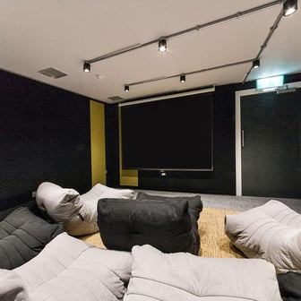 Gold En-suite - Image 9