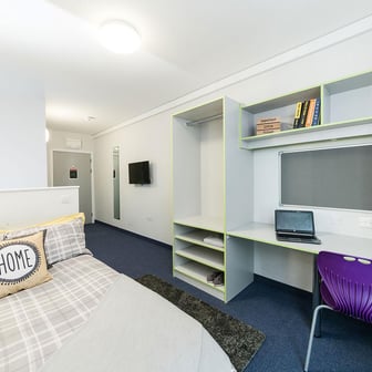 Silver En-suite - Image 1