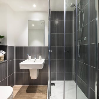 8 Bed Cluster Bathroom