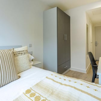 Classic Ensuite - Image 3