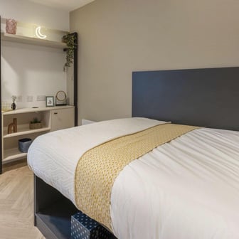 Classic Ensuite - Image 2