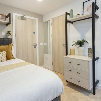 Classic Ensuite - Image 1