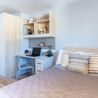 Deluxe Studio - Image 4