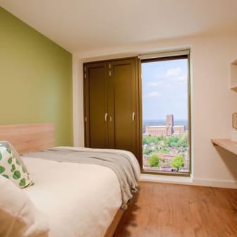 Premium Studio Riverview - Image 6