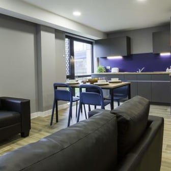 5 Bed Standard En-suite - Image 5