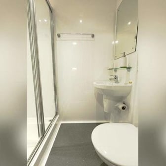 4 Bed Standard En-suite - Image 6