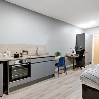 Large Studio - Image 7