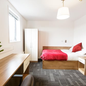 Gold Ensuite - Image 1