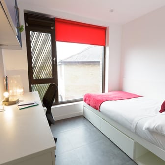 Silver Ensuite - Image 2