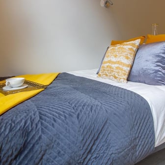 Bronze Accessible Studio - Image 1