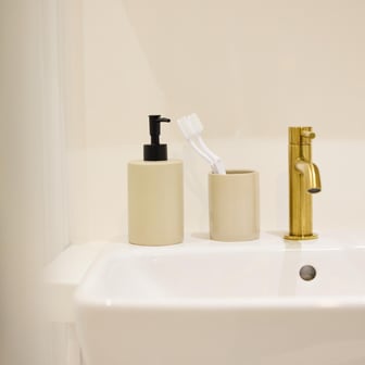 Classic Penthouse Ensuite - Image 7