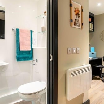 Deluxe Studio - Image 3