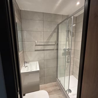 Classic Ensuite - Image 14