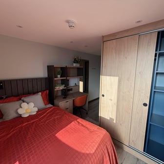 Classic Ensuite - Image 16