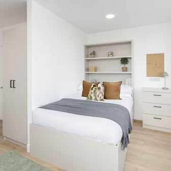 Premium Studio - Image 1