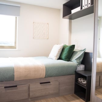 Two Bed Apartment - Image 7