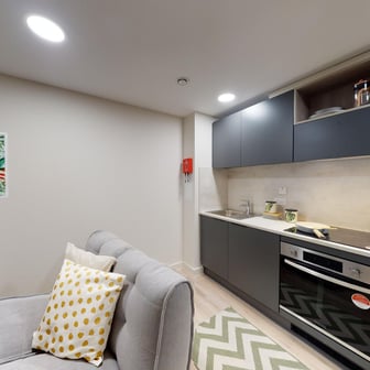 Two Bed Apartment - Image 18