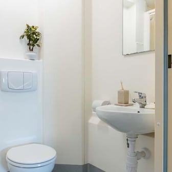 Silver En Suite - Image 5