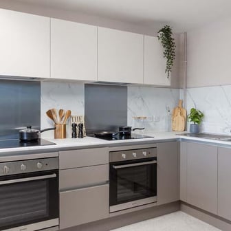 Silver En Suite - Image 9