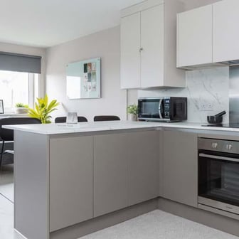 Gold En Suite - Image 9