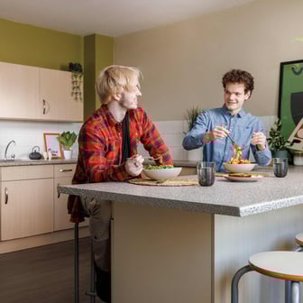 Silver En Suite - Image 4