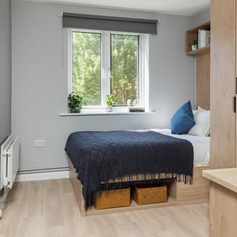 Gold En Suite - Image 1