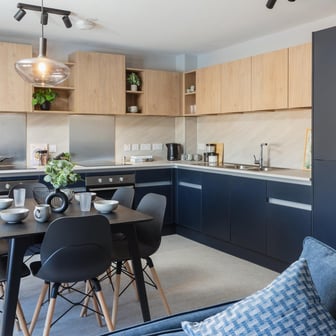 Gold En Suite - Image 6