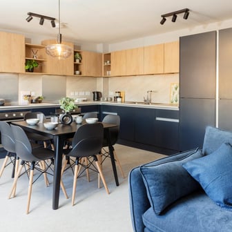 Gold En Suite - Image 7