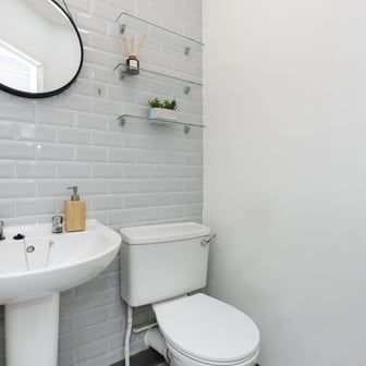 Classic 1 Bed Apartment - Image 7