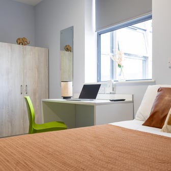 Platinum Accessible Studio - Image 2