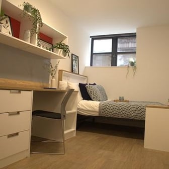 Silver Ensuite - Image 4