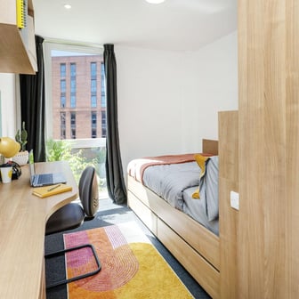 Silver Ensuite - Image 2