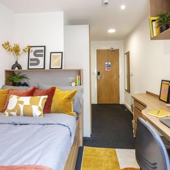 Silver Ensuite - Image 1