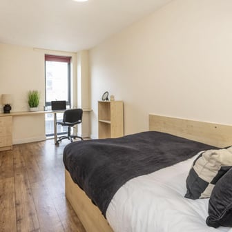 Platinum Ensuite - Image 1