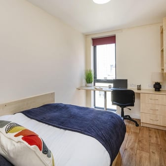 Silver Ensuite - Image 2