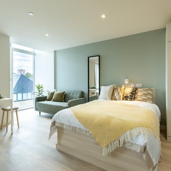 Deluxe Studio - Image 8