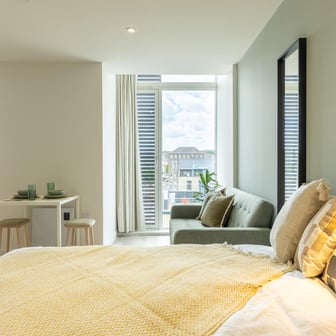 Deluxe Studio - Image 2