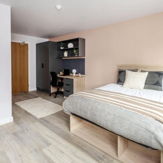 Classic Plus Studio - Image 1