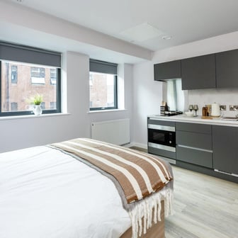 Premium Plus Studio - Image 1