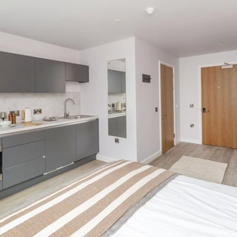 Large Premium Studio - Image 1