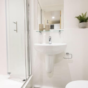 Classic En-suite Plus - Image 3