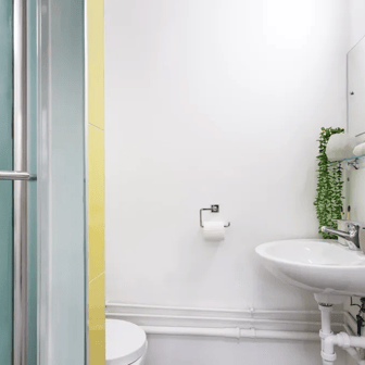 Classic Ensuite - Image 4