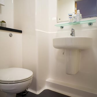 Platinum Studio bathroom