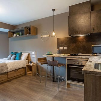 Deluxe Studio - Image 2