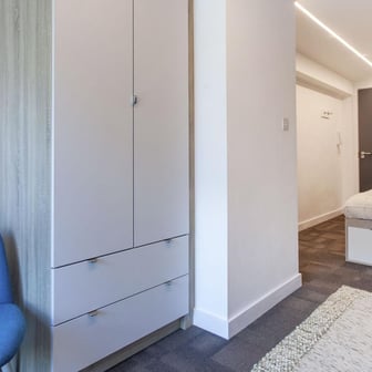Deluxe Ensuite (3 Bed Flat) - Image 3