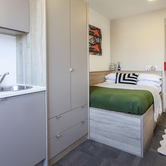 Budget Studio - Image 1