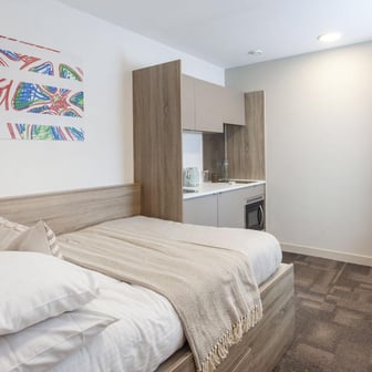 Studio Apartment - Image 2